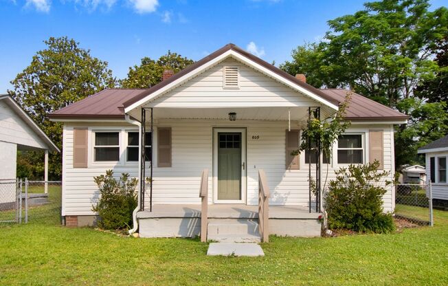 Adorable Updated 3 BR, 1 BA Home in Fremont