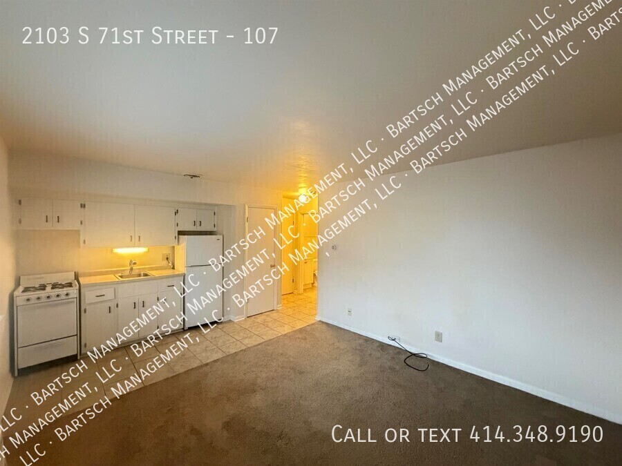 2103 S 71 ST