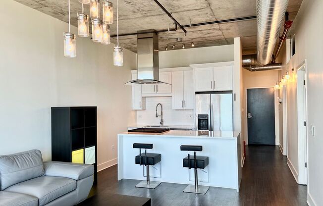 2 beds, 2 baths, $3,200, Unit UNIT 1107