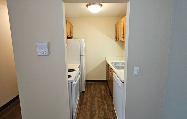 2 beds, 1 bath, 955 sqft, $1,375, Unit 25 - 207