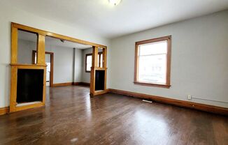 2 beds, 1 bath, $900, Unit 802 N. Olive St Apt 1