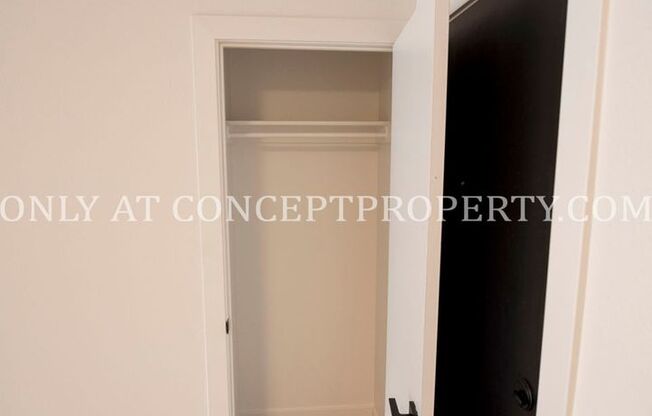 2 beds, 1 bath, 894 sqft, $1,599, Unit 23