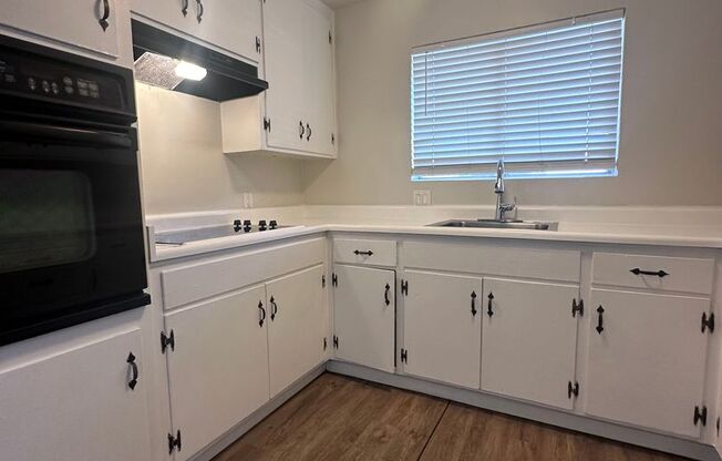 2 beds, 1 bath, 950 sqft, $2,695, Unit 6