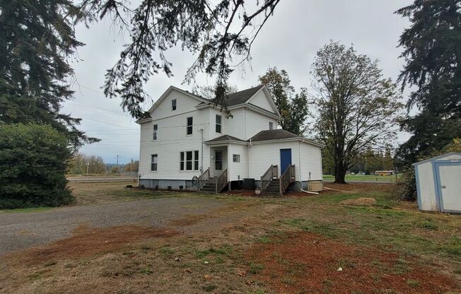 Cozy 4 Bed, 1.5 Bath Country House in Jefferson