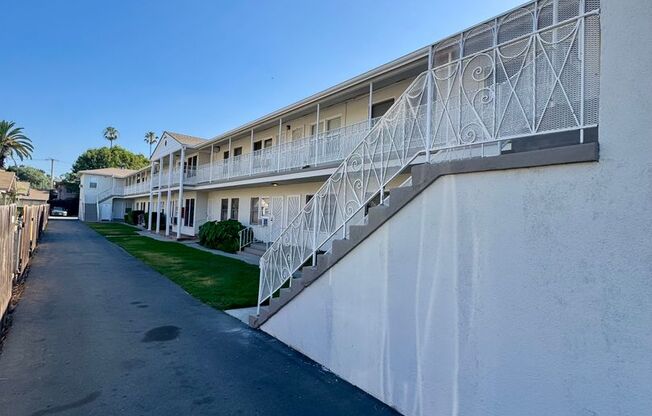 1515-1517 E 3rd ST LONG BEACH, CA 90802-3651
