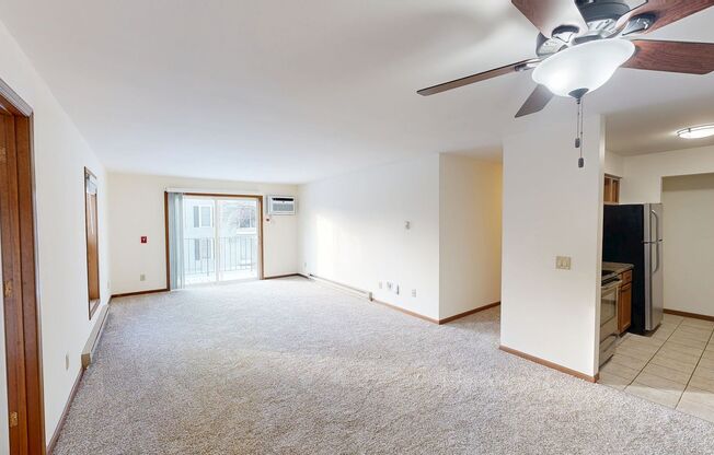 2 beds, 1 bath, 1,050 sqft, $1,655, Unit 7722CE