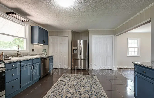 3033 LOUISE DR