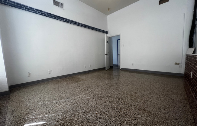 Studio, 1.5 baths, 1,300 sqft, $1,950, Unit 3855
