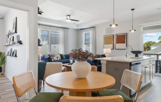 2 beds, 2 baths, 1,084 sqft, $2,605, Unit 21307
