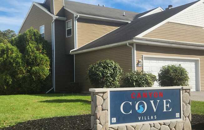 Welcome to Canyon Cove Villas and Townhomes