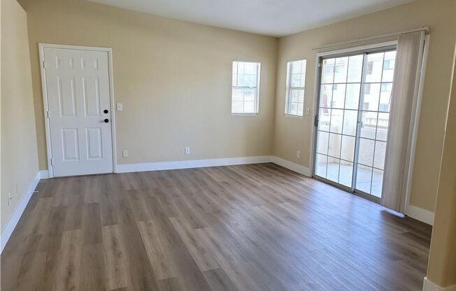 VIEW VIEW VIEW!!! FANTASTIC GREEN VALLEY 3RD FLOOR UNIT!!