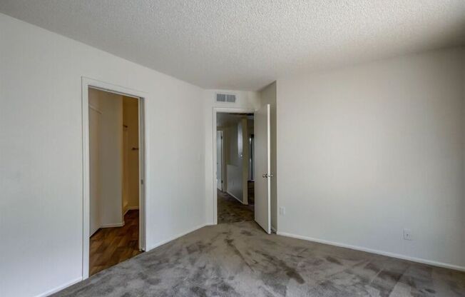 2 beds, 2 baths, 984 sqft, $1,500, Unit 207