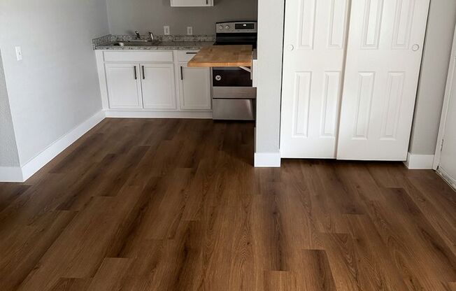 Studio, 1 bath, 650 sqft, $850, Unit 26