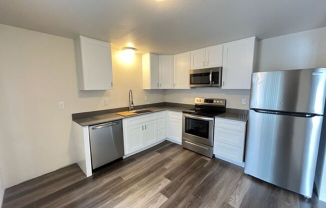 2 beds, 1 bath, $1,500, Unit #06