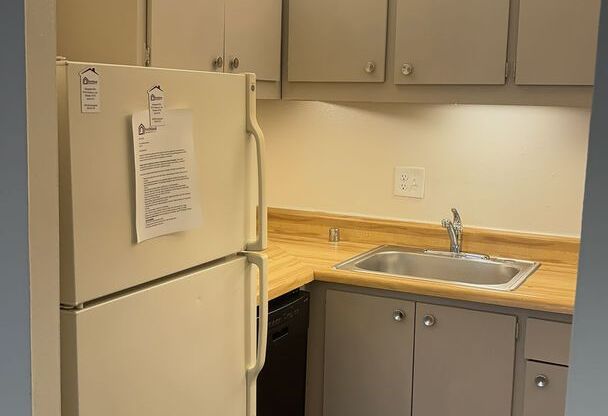 1 bed, 1 bath, 550 sqft, $1,095, Unit 219