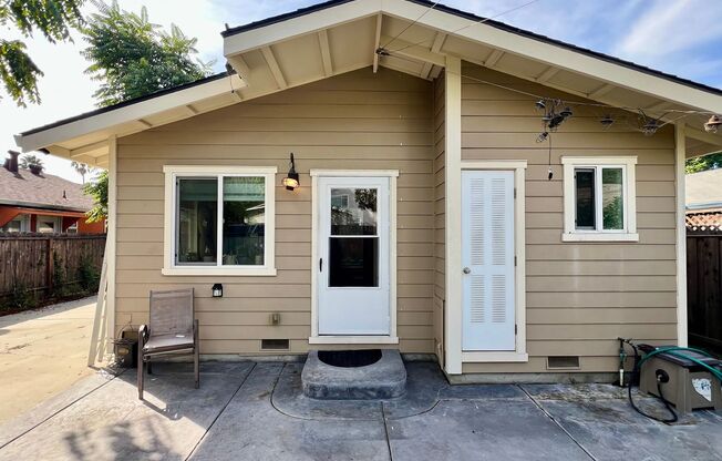 Cozy 1 bedroom with Kitchenette available now! - $1,900/mo