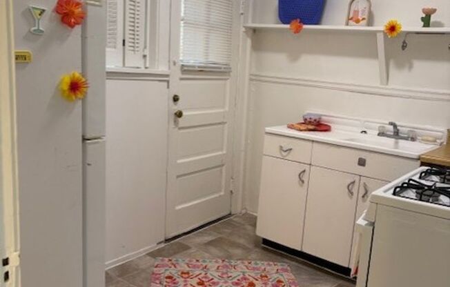 1 bed, 1 bath, 750 sqft, $1,325, Unit 218-7