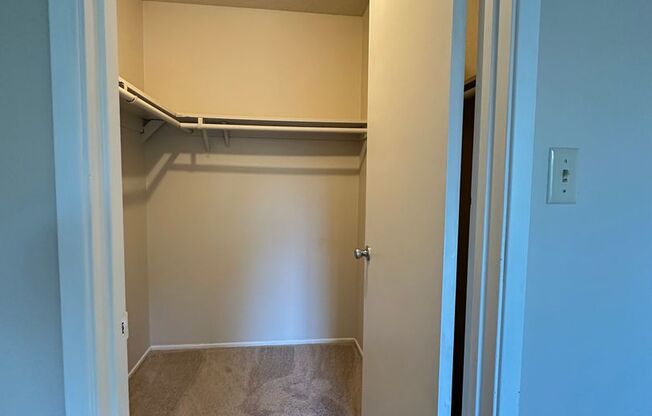 2 beds, 1 bath, 825 sqft, $1,675, Unit 490105