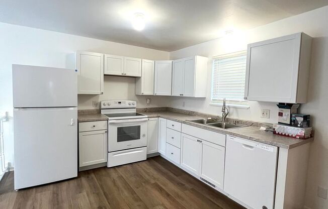 2 beds, 1 bath, $1,700