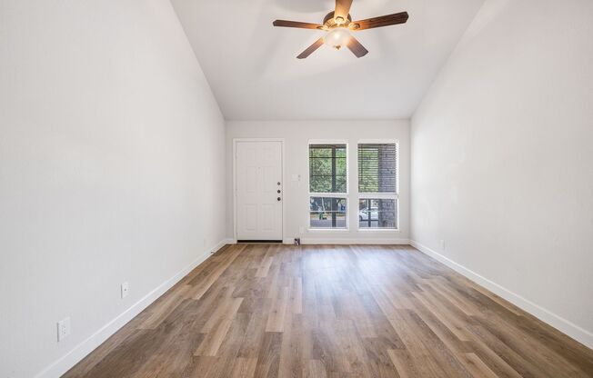 Charming 2-Bedroom, 1-Bath Duplex in Northwest Hills!