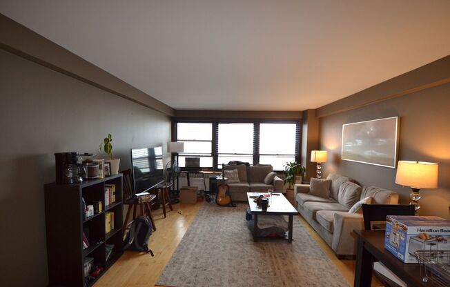 1 bed, 1 bath, 750 sqft, $1,875, Unit 418-1312