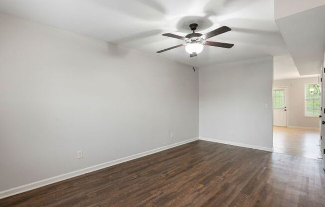 2 beds, 1.5 baths, 1,050 sqft, $1,300, Unit Memorial Drive - E