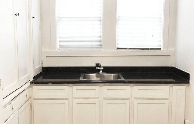 Studio, 1 bath, 650 sqft, $1,995, Unit Apt. 05