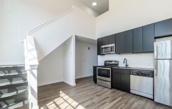 2 beds, 2 baths, 824 sqft, $1,745, Unit 19