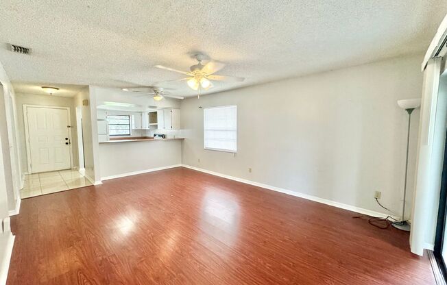 2 beds, 1 bath, 800 sqft, $1,350, Unit 5615