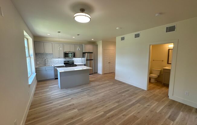 1 bed, 1 bath, 562 sqft, $1,095, Unit 1110