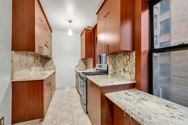 1 bed, 1 bath, 775 sqft, $2,300, Unit 2D