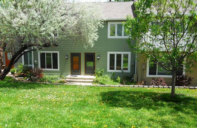Three bedroom on Broadway in N. Boulder