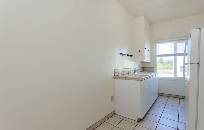 Studio, 1 bath, 370 sqft, $1,737