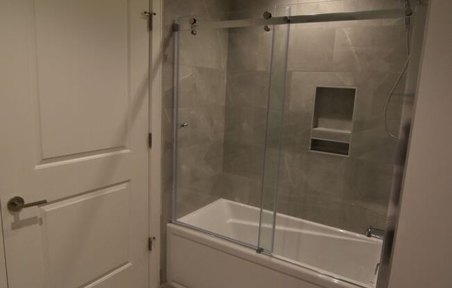 Studio, 1 bath, 468 sqft, $2,050, Unit 3833-610