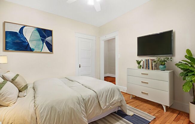 221 CONSTITUTION AVE NE