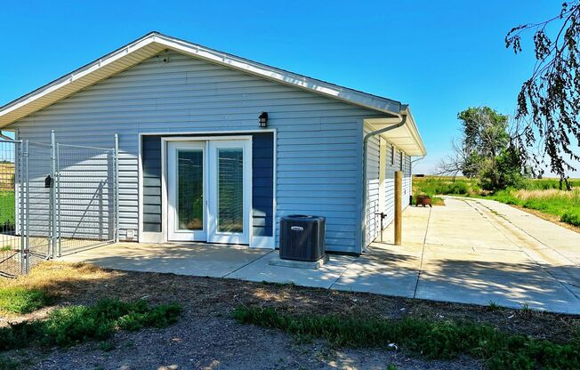 Quiet Guest House 2 Bed 1 Bath in the Country on 10 Acre Lot in Strasburg!