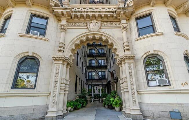 418 CENTRAL PARK W