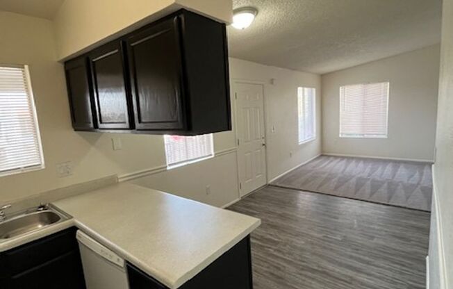 2 beds, 2 baths, 1,000 sqft, $1,195, Unit 201