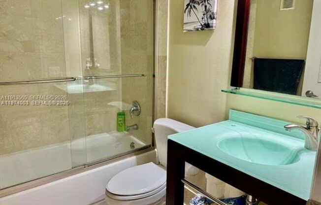 770 NE Claughton Island Dr # 1613 (A11974003)