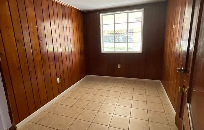 3 bedroom 1 bathroom home for rent!