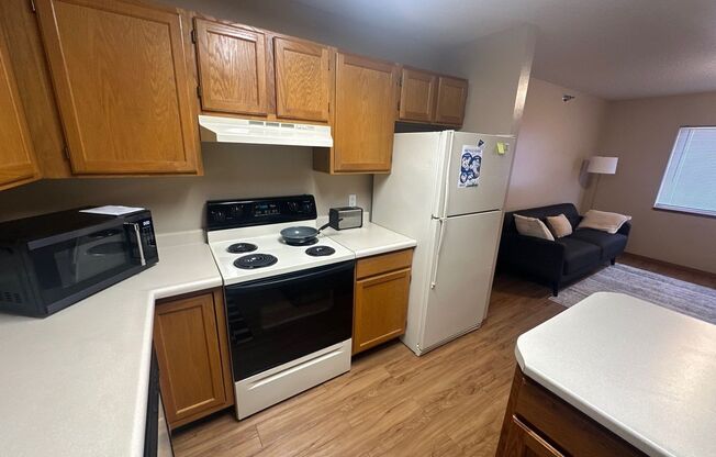 1 bed, 1 bath, 600 sqft, $1,200, Unit 211