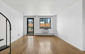 325 W 51 ST