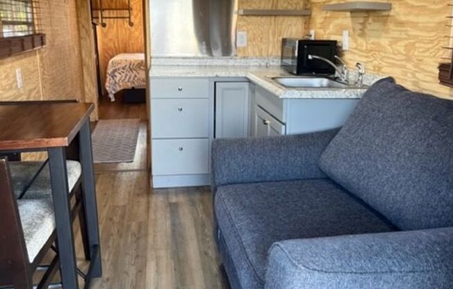 Fully furnished tiny home- 1 bedroom, 1 bath!