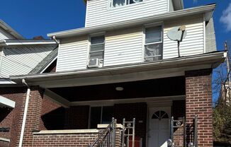 HUGE 4 BED 2 BATH CLOSE TO CAMPUS!! OAKLAND RENTAL 5/1!