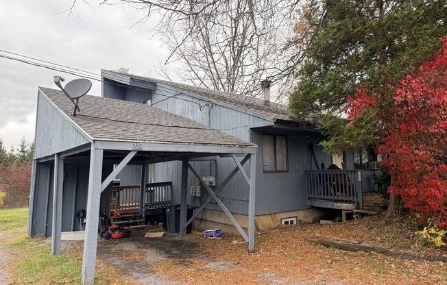 3 bedroom 1.5 bathroom house