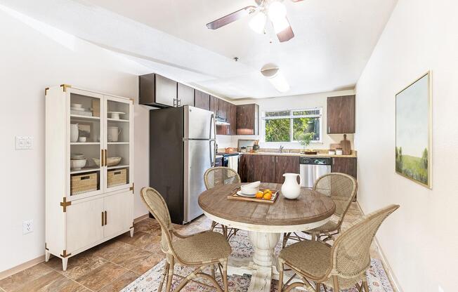 2 beds, 2 baths, 970 sqft, $1,905