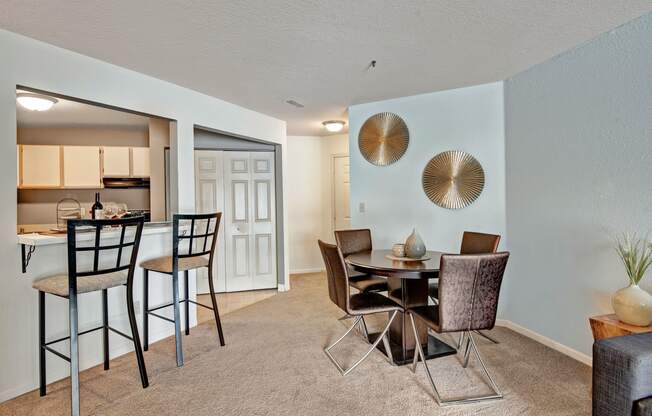 Welcome to River's Cove Apartment Homes