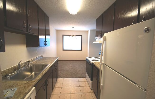 2 beds, 1.5 baths, 1,050 sqft, $1,643, Unit 318