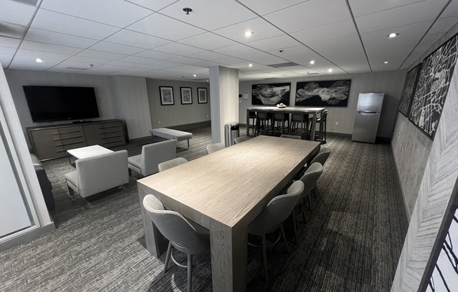 1 bed, 1 bath, 663 sqft, $3,250, Unit 827