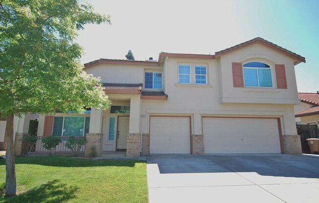 Great home in Elk Grove!